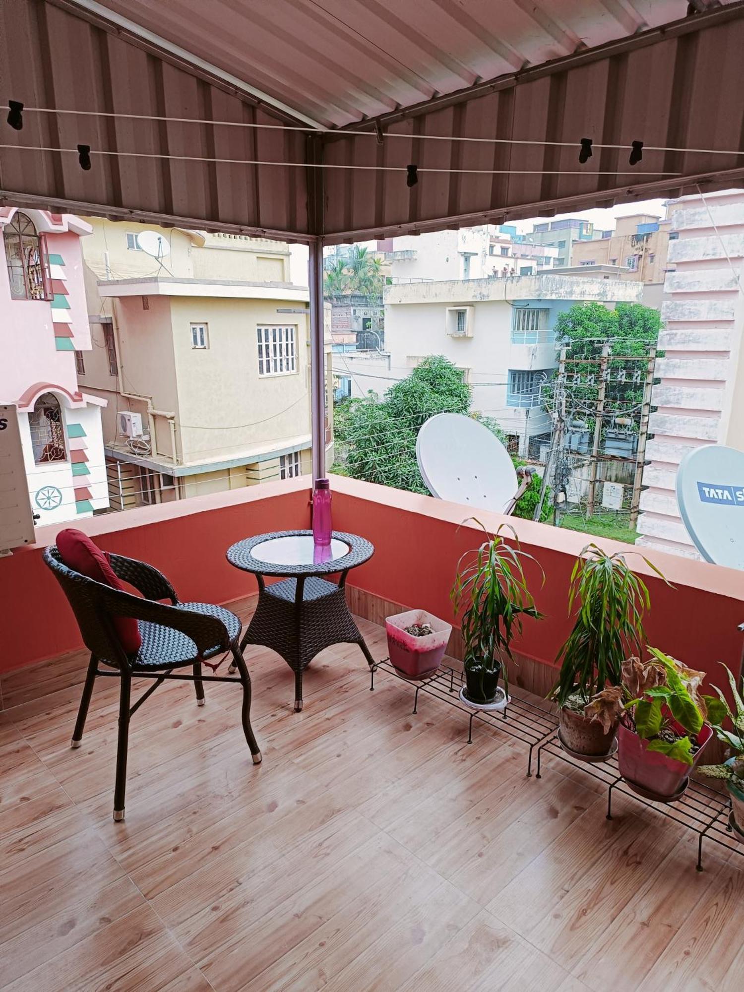 Terrace Garden & Unique 1 Bedroom Ac Rental Unit In Haldia 객실 사진